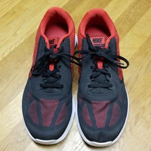 Nike Revolution 3 Sneakers